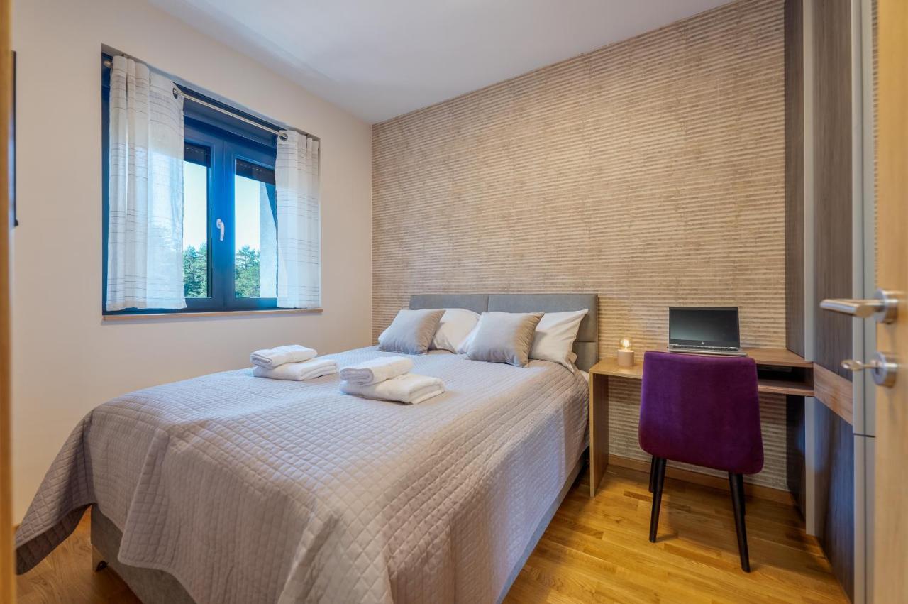Apartman Enjoy ซลาตีบอร์ ภายนอก รูปภาพ